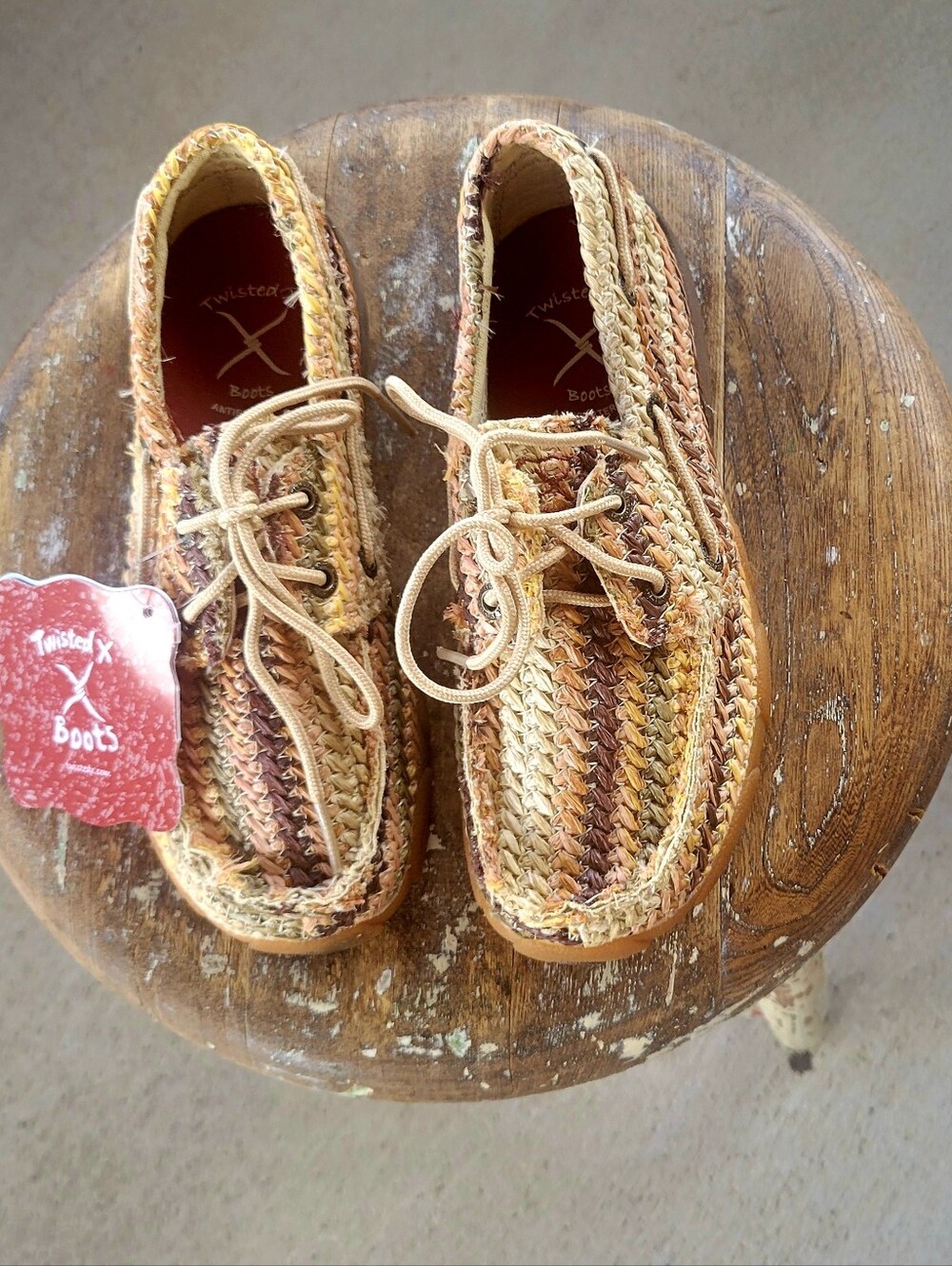 NWT Youth Twisted X Striped Chukka Shoes in Tan, Cream & Brown